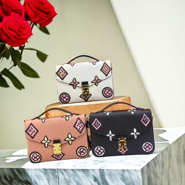 fashionable and trendy messenger bag popular in 2023 grade cowhide classic flip women's portable one shoulder crossbody bag small squar
fashionable and trendy messenger bag popular in 2023 grade cowhide classic flip women's portable one shoulder crossbody bag small squar
