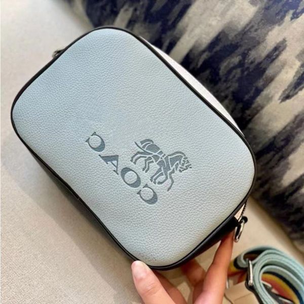 designers cross body bag fashion shoulder bag classical letter camera bags dermal 5a quality good match multifunctional simplicity very nice
designers cross body bag fashion shoulder bag classical letter camera bags dermal 5a quality good match multifunctional simplicity very nice