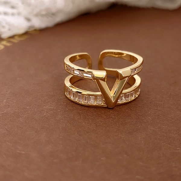 fashion designer electroplated zircon v letter double layer open ring luxury jewelry letter rings, Silver
fashion designer electroplated zircon v letter double layer open ring luxury jewelry letter rings, Silver