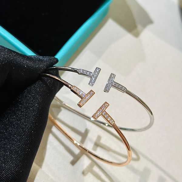 luxury bangle bracelets brand designer s925 sterling silver full crystal double t smile shape open bangle for women jewelry with box party g, Black
luxury bangle bracelets brand designer s925 sterling silver full crystal double t smile shape open bangle for women jewelry with box party g, Black