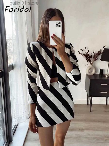 two piece dress office lady striped print white black elegant mini skirt suits slim crop femme clothing sets spring fashion retro suit t2308
two piece dress office lady striped print white black elegant mini skirt suits slim crop femme clothing sets spring fashion retro suit t2308