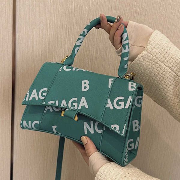 classic luxury women's hourglass bag female mini handbags letter b brand designer totes evening bags women man small square pack ladies
classic luxury women's hourglass bag female mini handbags letter b brand designer totes evening bags women man small square pack ladies