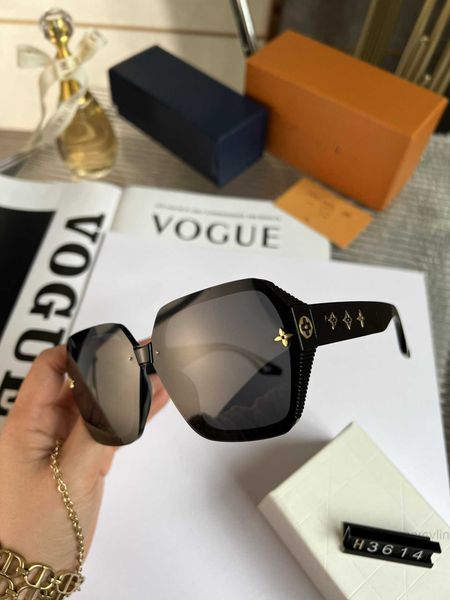 2023 designer luis vitons sunglasses four leaf grass fashion large frame for women ins wind advanced sensitive polarized mirrors for men and, White;black
2023 designer luis vitons sunglasses four leaf grass fashion large frame for women ins wind advanced sensitive polarized mirrors for men and, White;black