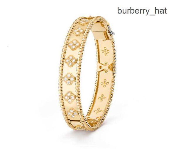 charm bracelets signature bracelet vanclee four-leaf clover star kaleidoscope three-color gold bracelet for womens girls valentine's je, Golden;silver
charm bracelets signature bracelet vanclee four-leaf clover star kaleidoscope three-color gold bracelet for womens girls valentine's je, Golden;silver