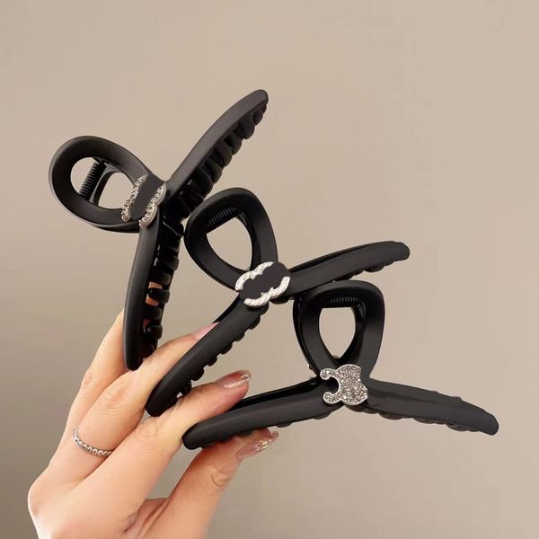 fashion luxury designer hair clips claws barrettes brand letter plugs clip for women gift hairpins hair accessories, Golden;silver
fashion luxury designer hair clips claws barrettes brand letter plugs clip for women gift hairpins hair accessories, Golden;silver