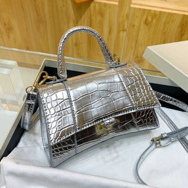 classic women's hourglass luxury bag female mini handbags brand designer totes evening bags women man small square pack ladies handbag
classic women's hourglass luxury bag female mini handbags brand designer totes evening bags women man small square pack ladies handbag