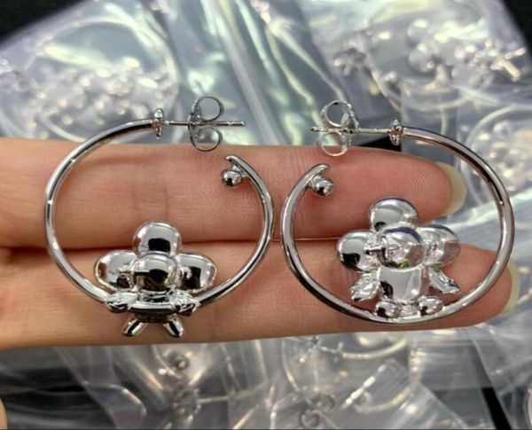 new designed women silver dangle flower earring v letter with signet brass 18k gold plating ladies love pendants earrings studs de5807490
new designed women silver dangle flower earring v letter with signet brass 18k gold plating ladies love pendants earrings studs de5807490