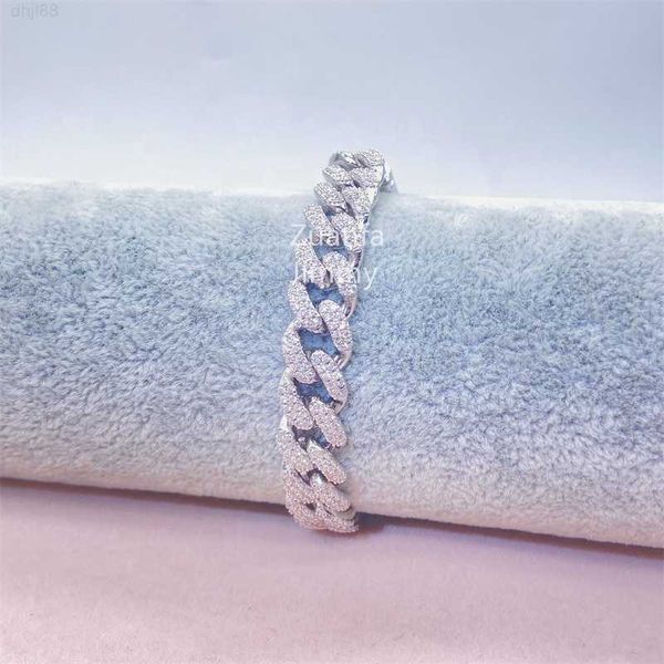 custom 10mm hiphop 925 sterling silver hand prong setting iced out d moissanite diamond cuban link chain bracelet
custom 10mm hiphop 925 sterling silver hand prong setting iced out d moissanite diamond cuban link chain bracelet