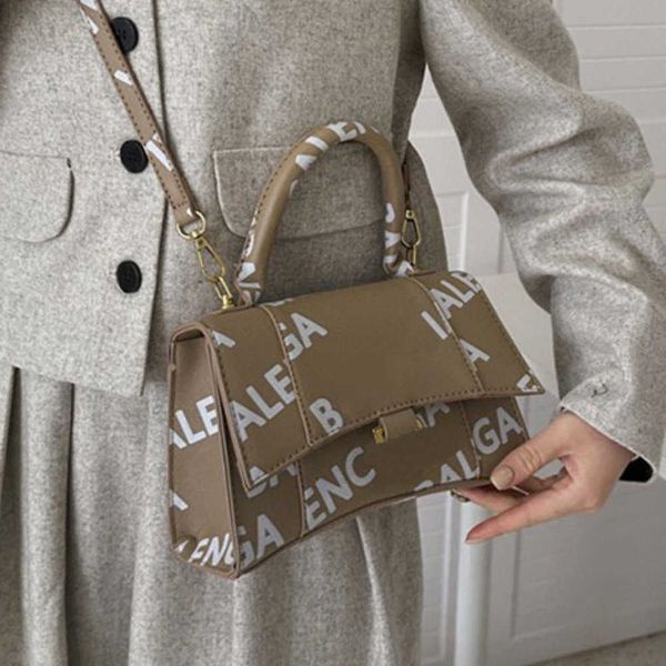 women's classic hourglass luxury bag female mini handbags brand designer totes evening bags women man casual backpack small square pack
women's classic hourglass luxury bag female mini handbags brand designer totes evening bags women man casual backpack small square pack