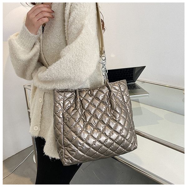 evening bags latest womens large capacity handbag simple fashion shoulder bag diamond checker shopping and travel vintage 230817
evening bags latest womens large capacity handbag simple fashion shoulder bag diamond checker shopping and travel vintage 230817