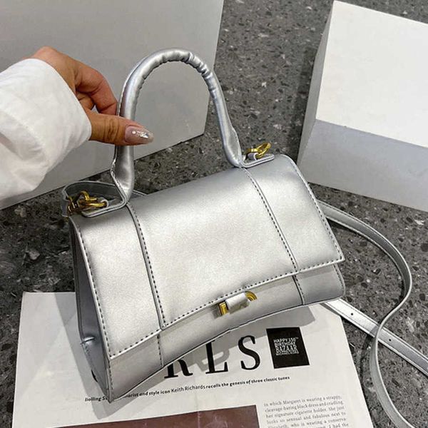 fashion luxury women's hourglass bag female mini handbags letter b brand designer totes evening bags women man casual backpack small sq
fashion luxury women's hourglass bag female mini handbags letter b brand designer totes evening bags women man casual backpack small sq