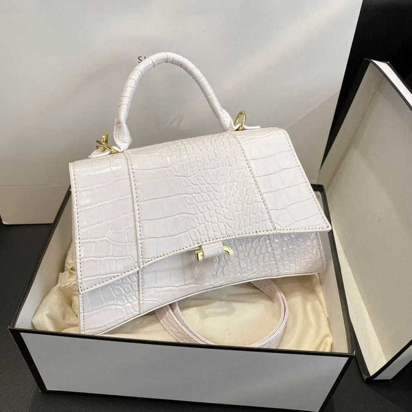 luxury fashion women's hourglass bag female mini handbags letter b brand designer totes evening bags women man casual backpack small sq
luxury fashion women's hourglass bag female mini handbags letter b brand designer totes evening bags women man casual backpack small sq