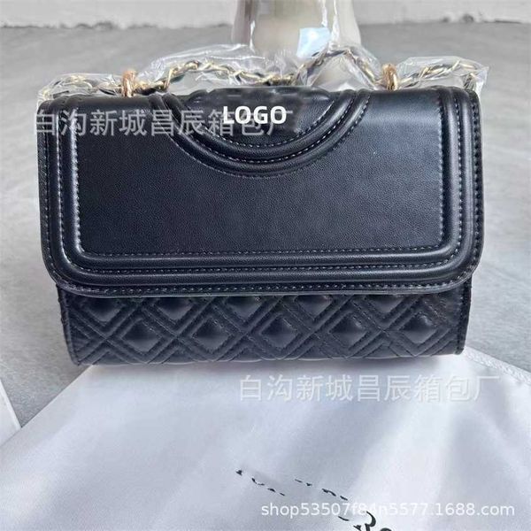 summer new advanced embossed letter fashion lingge underarm single shoulder crossbody chain mobile phone small square1ssy
summer new advanced embossed letter fashion lingge underarm single shoulder crossbody chain mobile phone small square1ssy