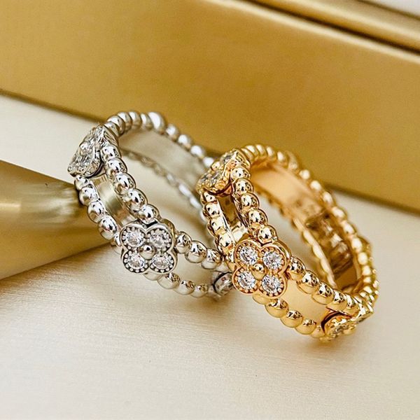 brand designer clover bangle bracelet for women 18k gold plated full crystal four leaf perlee sweet clover flower cuff valentine party gift, Golden;silver
brand designer clover bangle bracelet for women 18k gold plated full crystal four leaf perlee sweet clover flower cuff valentine party gift, Golden;silver