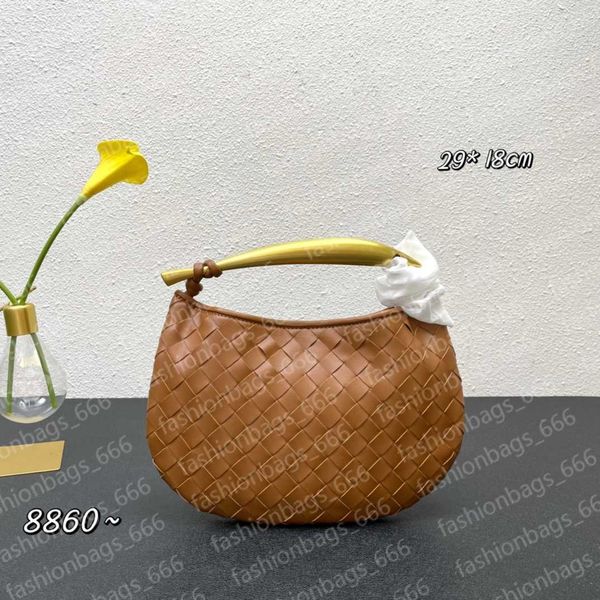 luxury handbag designer bag women shoulder shopping bags woven fashion bags leather fall lady dinner tote package crossbody gold handle even
luxury handbag designer bag women shoulder shopping bags woven fashion bags leather fall lady dinner tote package crossbody gold handle even
