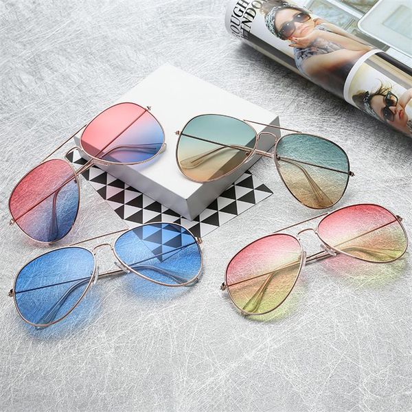 20ss pilots gradient sunglasses for men women flash lenses designer polaroid vintage driving uv400 sun glasses 6ye with cases259j, White;black
20ss pilots gradient sunglasses for men women flash lenses designer polaroid vintage driving uv400 sun glasses 6ye with cases259j, White;black