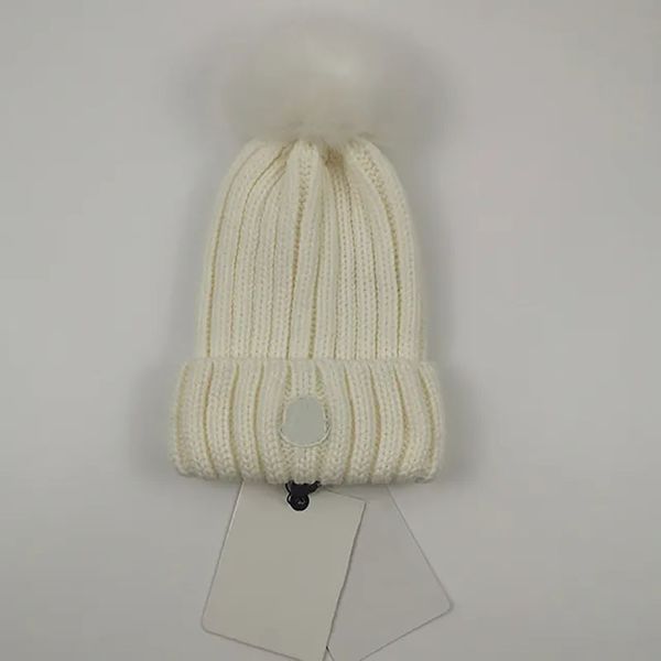 knitted fur pom hat fashion designer skull cap letters beanie men and women cashmere high-quality products snowboarding, Blue;gray
knitted fur pom hat fashion designer skull cap letters beanie men and women cashmere high-quality products snowboarding, Blue;gray