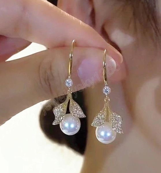 korean light luxury crystal leaves pearl dangle earring for women exquisite zircon leaf tassel earring party wedding jewelry9830989, Silver
korean light luxury crystal leaves pearl dangle earring for women exquisite zircon leaf tassel earring party wedding jewelry9830989, Silver
