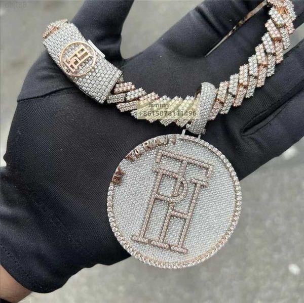luxury jewelry laser engraved solid silver 3d double layered letter round pendant big iced out charm pendant
luxury jewelry laser engraved solid silver 3d double layered letter round pendant big iced out charm pendant