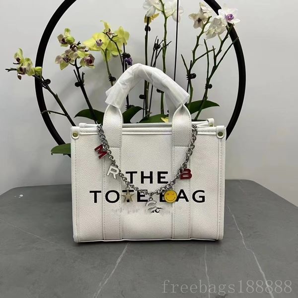 classic designer bag leather tote bag chain strap and leather strap dual-purpose leather coin purse black crossbody bag casual women's
classic designer bag leather tote bag chain strap and leather strap dual-purpose leather coin purse black crossbody bag casual women's