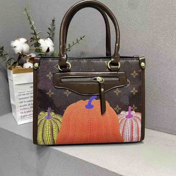 2023 classic ontogo handbag pumpkin flower handbag shopping bag shoulder bag genuine leather large capacity women's letter handbag
2023 classic ontogo handbag pumpkin flower handbag shopping bag shoulder bag genuine leather large capacity women's letter handbag