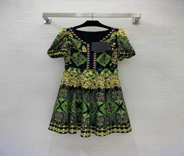 2023 spring summer long sleeve v neck print fashion milan runway dress designer dress brand same style dress 021796321382, Black;pink
2023 spring summer long sleeve v neck print fashion milan runway dress designer dress brand same style dress 021796321382, Black;pink