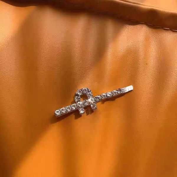 r miumiu fashion hair accessories new m-letter micro inlaid super immortal cute playful sweet style earrings valentine's day gift acces, Golden;silver
r miumiu fashion hair accessories new m-letter micro inlaid super immortal cute playful sweet style earrings valentine's day gift acces, Golden;silver