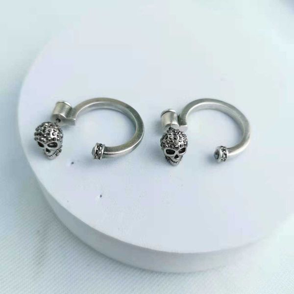 fashion designer alexander queen ring skull head earrings style letter old diamond earrings, Golden
fashion designer alexander queen ring skull head earrings style letter old diamond earrings, Golden