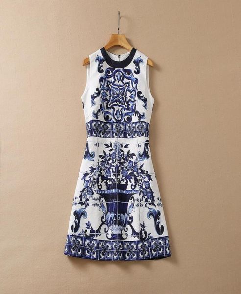 european and american women039s summer 2022 new sleeveless round collar blue court print fashionable jacquard dress1948343, Black;gray
european and american women039s summer 2022 new sleeveless round collar blue court print fashionable jacquard dress1948343, Black;gray