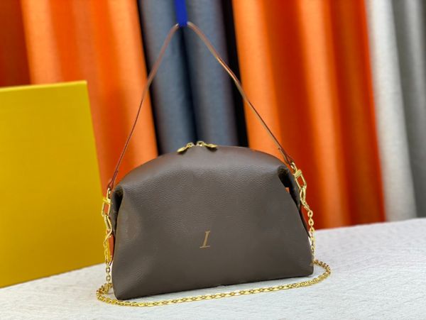 fashion chain shoulder strap cosmetic bag luxury leather handbag cosmetic handbag men's and women's designer wallet square wash ba
fashion chain shoulder strap cosmetic bag luxury leather handbag cosmetic handbag men's and women's designer wallet square wash ba