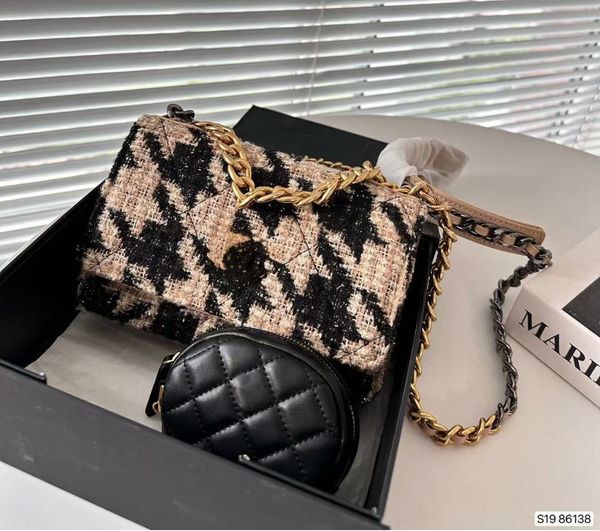 famous bag raffia woven bag mini shoulder bag charm flap oversized ff magnetic buckle handbag crossbody bag ladies summer straw bag purse
famous bag raffia woven bag mini shoulder bag charm flap oversized ff magnetic buckle handbag crossbody bag ladies summer straw bag purse
