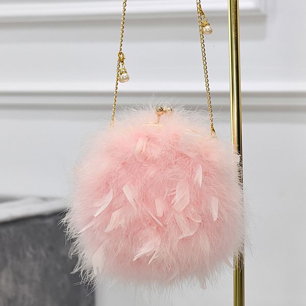 school bags women's real ostrich feather bag kiss lock messenger fashion luxury handbag s4080 230818
school bags women's real ostrich feather bag kiss lock messenger fashion luxury handbag s4080 230818