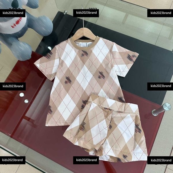 baby tracksuits kids clothes child sets size 100-160 cm 2pcs diamond grid design t-shirt and doll pattern printed shorts june09, White
baby tracksuits kids clothes child sets size 100-160 cm 2pcs diamond grid design t-shirt and doll pattern printed shorts june09, White