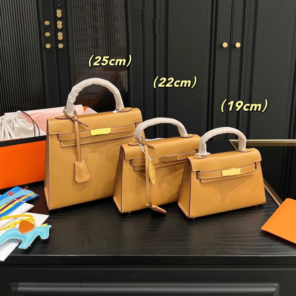 luxurys handbags women's designer bag color crossbody bag cowhide tote bags lady evening party portable shoulder bag 230815
luxurys handbags women's designer bag color crossbody bag cowhide tote bags lady evening party portable shoulder bag 230815