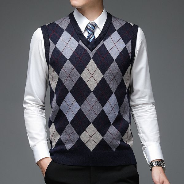 men's sweaters 2023 fashion designer brand argyle pullover diamond sweater v neck knit vest men 6 wool sleeveless autum casual clothing, White;black
men's sweaters 2023 fashion designer brand argyle pullover diamond sweater v neck knit vest men 6 wool sleeveless autum casual clothing, White;black
