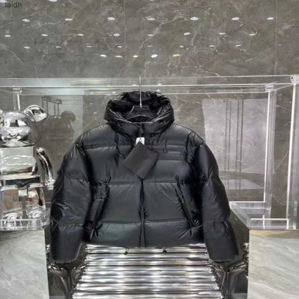 prad designer prad high-quality down jacket vest mens short winter trend for female couples 90% white duck thick shiny 3y9a, Black
prad designer prad high-quality down jacket vest mens short winter trend for female couples 90% white duck thick shiny 3y9a, Black