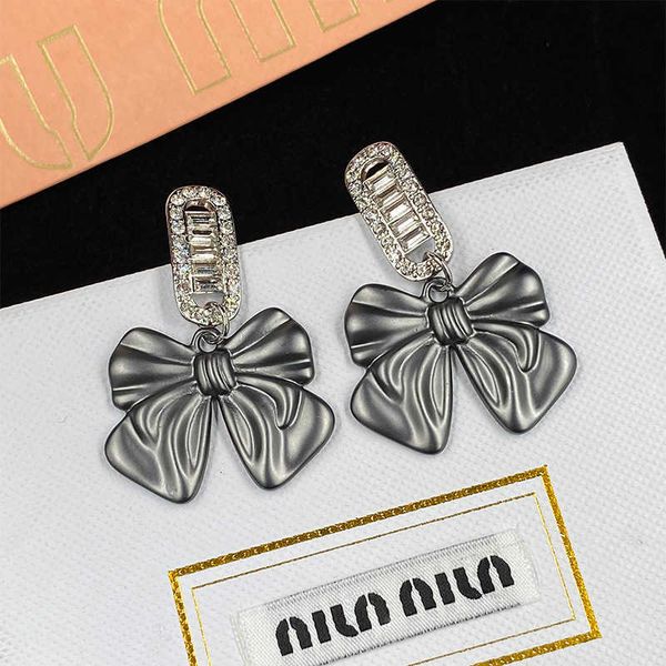 

Top Designer MIUMIU Fashion Earrings New Bow Knot with Diamond for Women 925 Silver Needle Super Sparkling Zircon Personalized Ins Earrings Accessories Jewelry