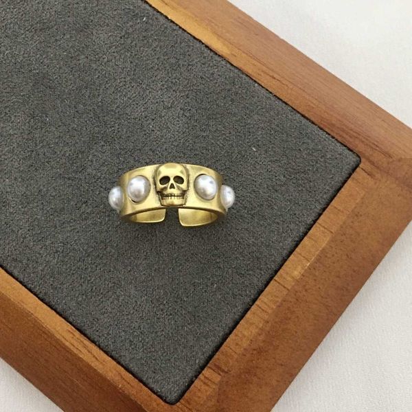 fashion designer alexander queen skull head pearl ring for women's premium style brass open ring batch, Silver
fashion designer alexander queen skull head pearl ring for women's premium style brass open ring batch, Silver