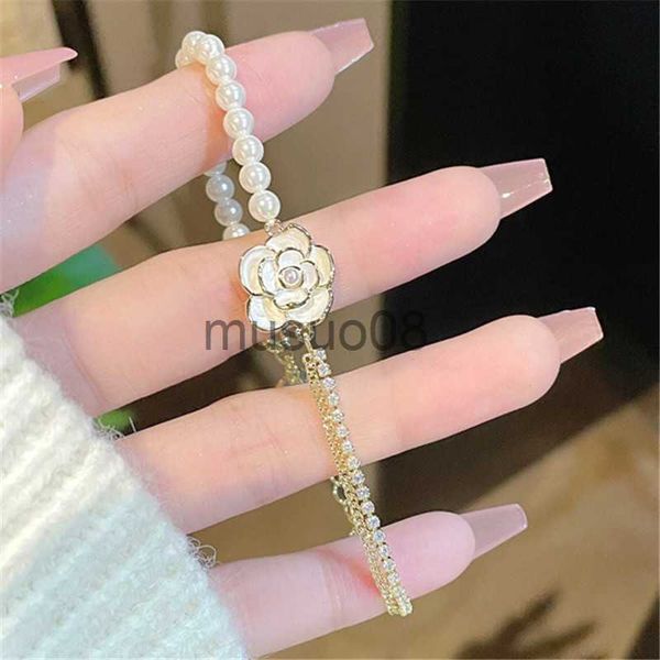 bangle 2023 new fashion trend unique design elegant delicate zircon pearl camellia bracelet women jewelry party premium gift wholesale j2308, Black
bangle 2023 new fashion trend unique design elegant delicate zircon pearl camellia bracelet women jewelry party premium gift wholesale j2308, Black