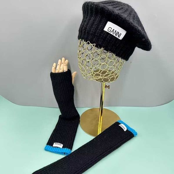 2023 designer new multi-colored beret gloves fall winter thermal label matching dopamine girls wearapk2, Blue;gray
2023 designer new multi-colored beret gloves fall winter thermal label matching dopamine girls wearapk2, Blue;gray