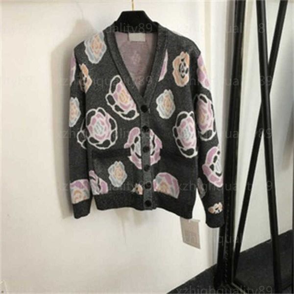knitted sweater women sweaters womens cardigan jacket elegant camellia flower v-neck long sleeve knit coat knitwear designer cardigan 55, White;black
knitted sweater women sweaters womens cardigan jacket elegant camellia flower v-neck long sleeve knit coat knitwear designer cardigan 55, White;black