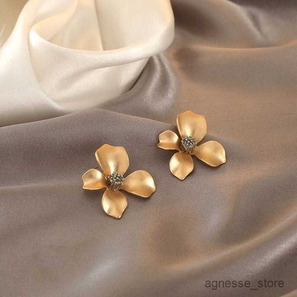 charm fashion metal stud earrings cold wind temperament simple trendy statement earrings for girls gift jewelry r230830, Golden
charm fashion metal stud earrings cold wind temperament simple trendy statement earrings for girls gift jewelry r230830, Golden