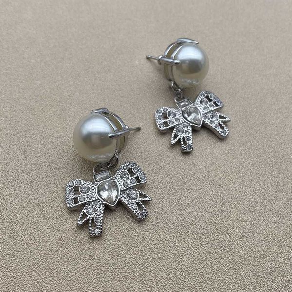 r miumiu fashion earrings new butterfly pearl sweet fairy style simple classic fashion earrings valentine's day gift light luxury acces, Golden
r miumiu fashion earrings new butterfly pearl sweet fairy style simple classic fashion earrings valentine's day gift light luxury acces, Golden