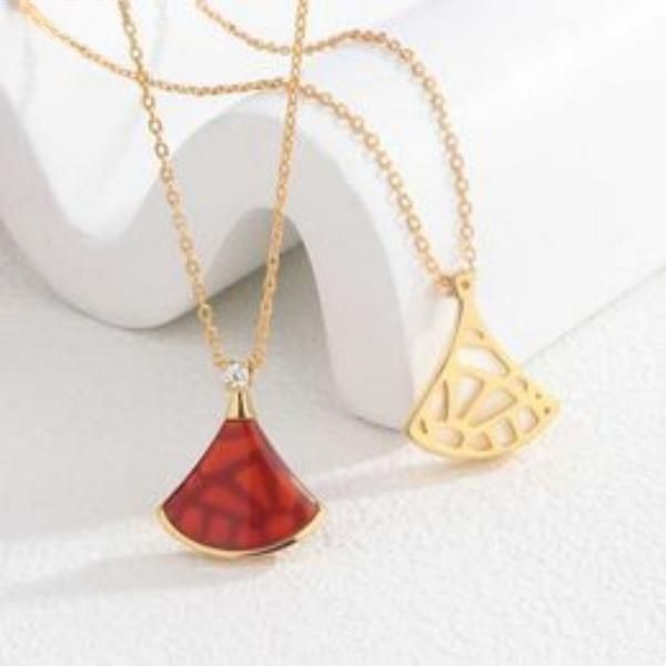 pendant necklace sterling silver s925 fan-shaped skirt necklace is a popular agate fritillaria tiktok design project.
pendant necklace sterling silver s925 fan-shaped skirt necklace is a popular agate fritillaria tiktok design project.