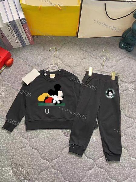 designers kids clothing sets boys girls jacket coat trousers tracksuits long sleeve outdoor children hoodie suit baby sportswear brand luxur, White
designers kids clothing sets boys girls jacket coat trousers tracksuits long sleeve outdoor children hoodie suit baby sportswear brand luxur, White