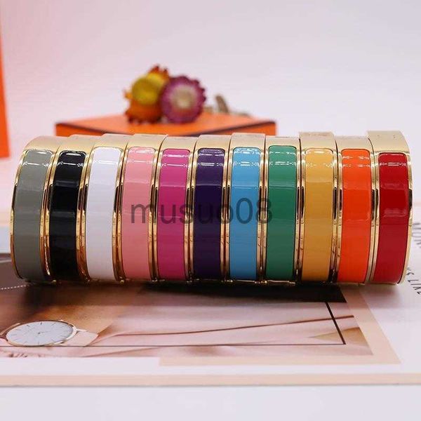 bangle fashion luxury 12mm wide stainless steel 1 1 party wrist band designer charm jewelry colorful cuff bracelet for couple gift j230819, Black
bangle fashion luxury 12mm wide stainless steel 1 1 party wrist band designer charm jewelry colorful cuff bracelet for couple gift j230819, Black