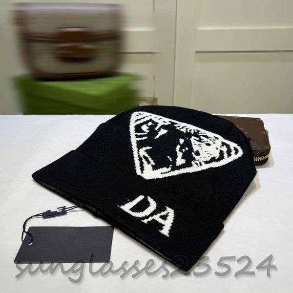 beanie caps fashion men ladies letter designer hat knitted skull hat winter beanie hats, Blue;gray
beanie caps fashion men ladies letter designer hat knitted skull hat winter beanie hats, Blue;gray