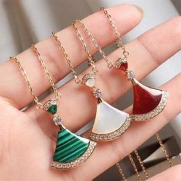 925 sterling silver luxury necklace electroplated with 18k rose gold original buckle starry sky gradient blue pink skirt fan-shaped white mo
925 sterling silver luxury necklace electroplated with 18k rose gold original buckle starry sky gradient blue pink skirt fan-shaped white mo