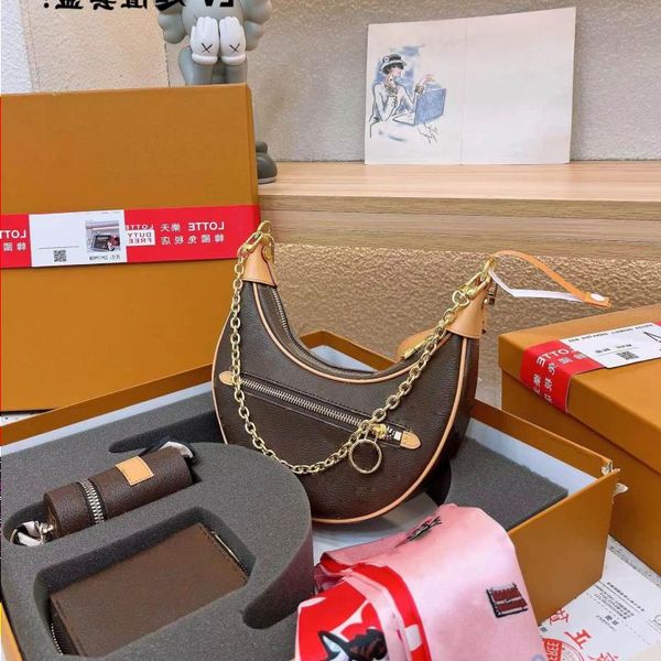 value set of four designer shoulder crossbody bag with lipstick bag purse scarf old flower luxurys handbag wallet women bags lady crossbodys
value set of four designer shoulder crossbody bag with lipstick bag purse scarf old flower luxurys handbag wallet women bags lady crossbodys