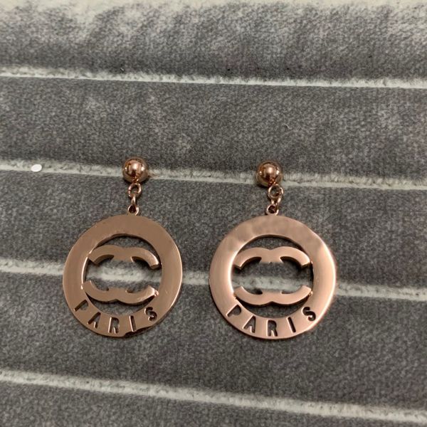 luxury earrings designer stud round card pendant women designer earring for lady wholesale, Golden;silver
luxury earrings designer stud round card pendant women designer earring for lady wholesale, Golden;silver